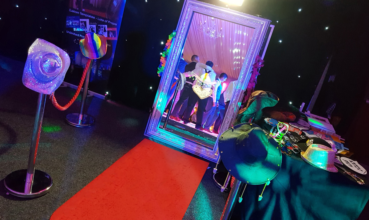 Magic Mirror Selfie Booth, The Photo Booth Mansfield, Nottinghamshire